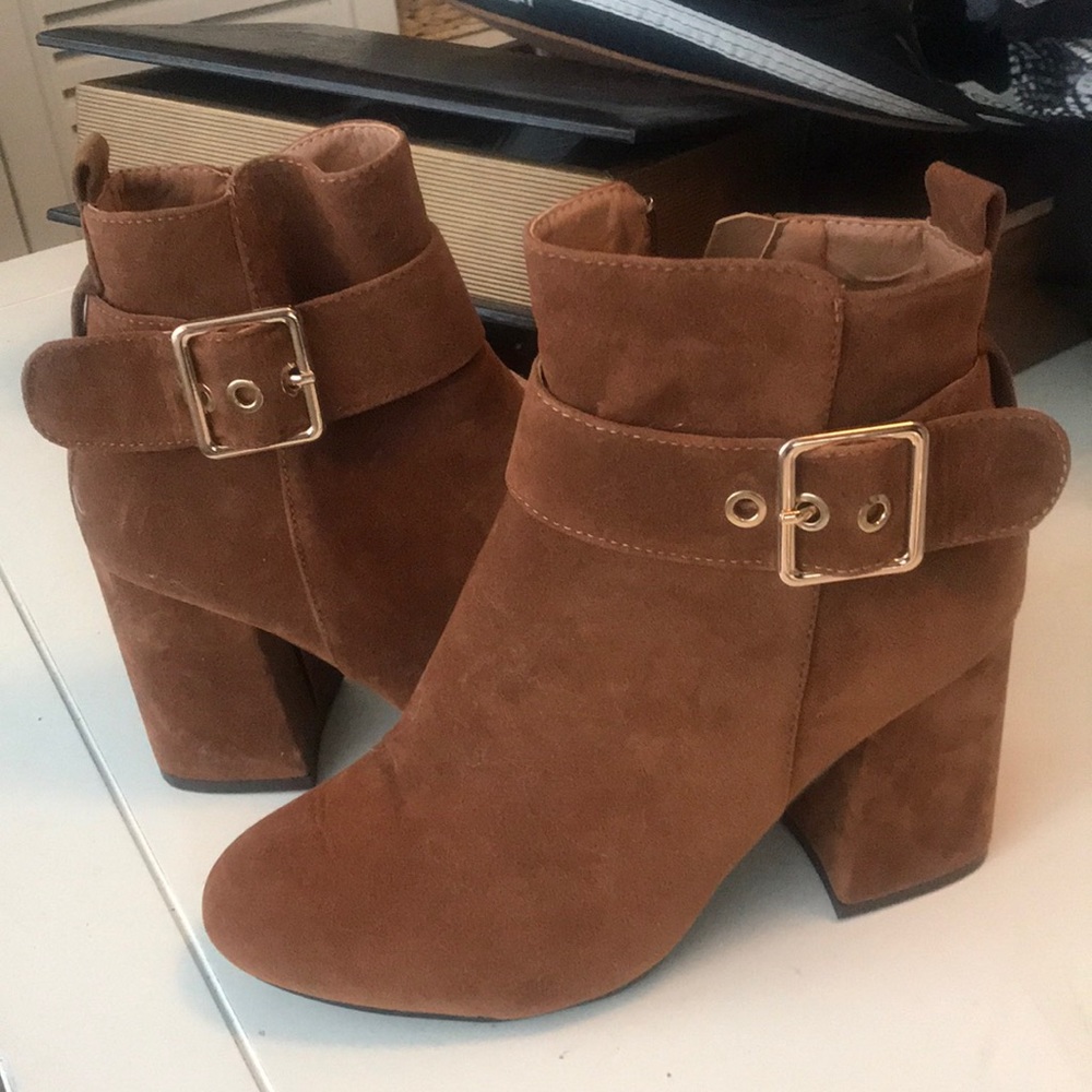 Liliana Camel Block Heel Bootie sz 6.5